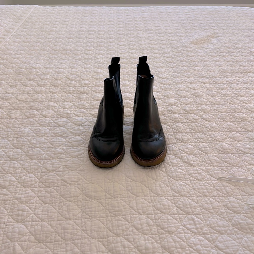 J. Crew Crepe Sole Chelsea boots in Leather Black Sz: 6 TO BE DONATED 6/1
